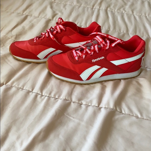 Shoes - Picture 6 of 9